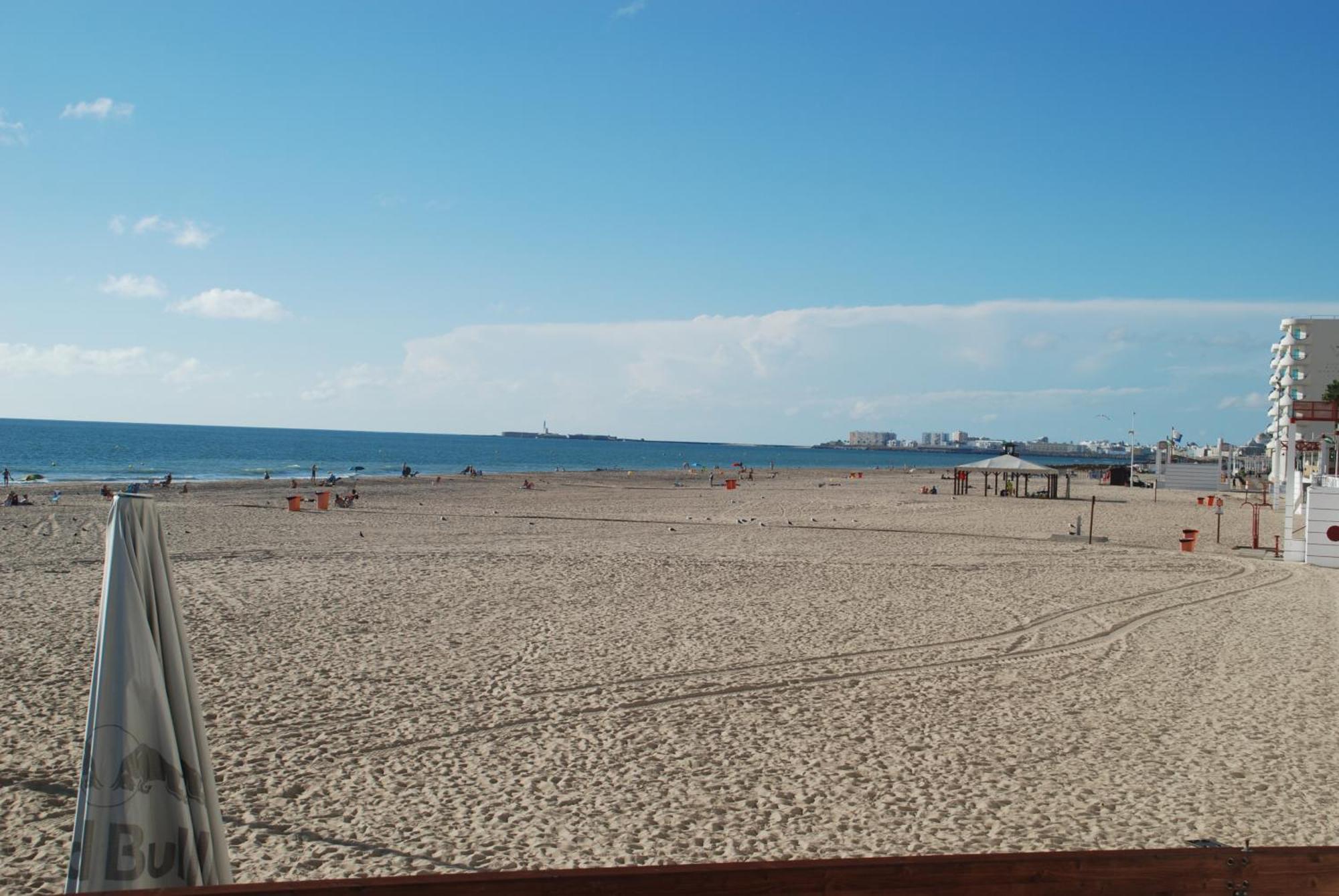 Brisas Estadio Playa Victoria 카디스 외부 사진